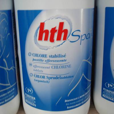 Désinfection régulière spa : chlore stabilisé HTH