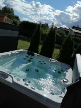 O565 AVEC LEDS dans JETS be well canada spa